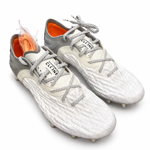 Under Armour Clone Magnetico Pro 2.0 FG in White/Silver